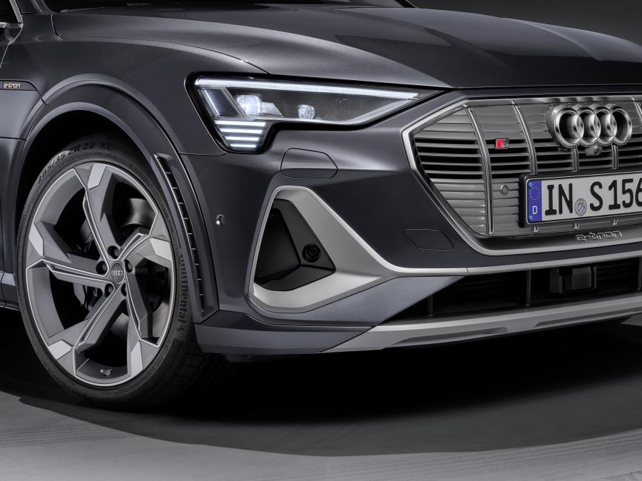 Детали экстерьера Audi e-tron S Sportback 2020 года  (WW) (фото 49 из 77)